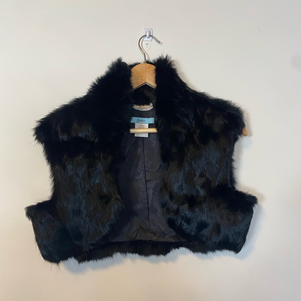 NWOT-{Marciano} Rabbit fur cropped vest size L